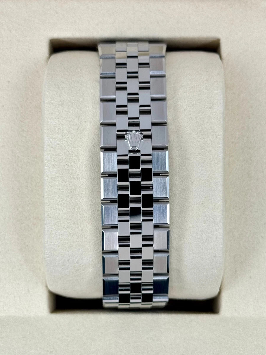 ROLEX LAND-DWELLER SILVER DIAL '25