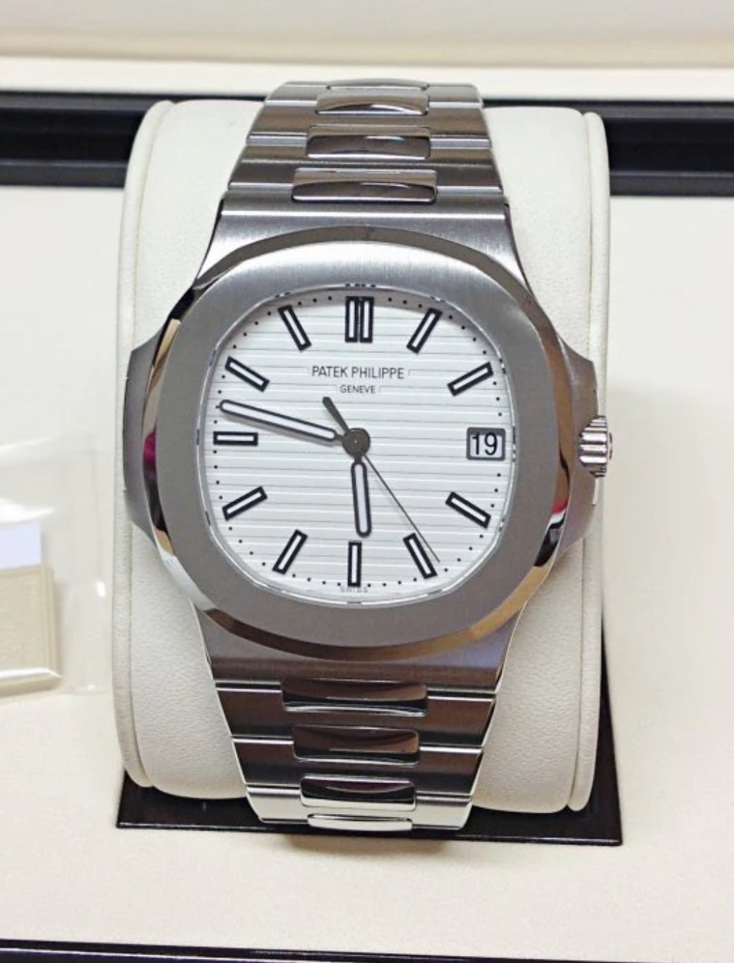 PATEK PHILIPPE NAUTILUS WHITE